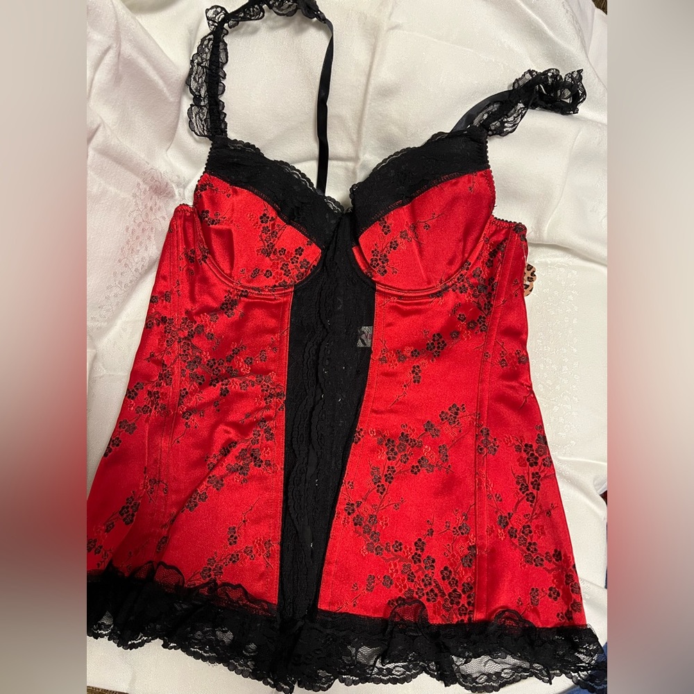 Red brocade corset with black lace lined size xl